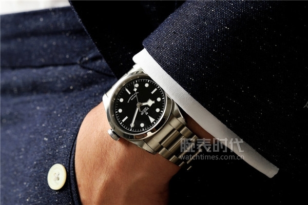 帝舵男士大表盘带钻手表价格,表径36帝舵手表男上手效果