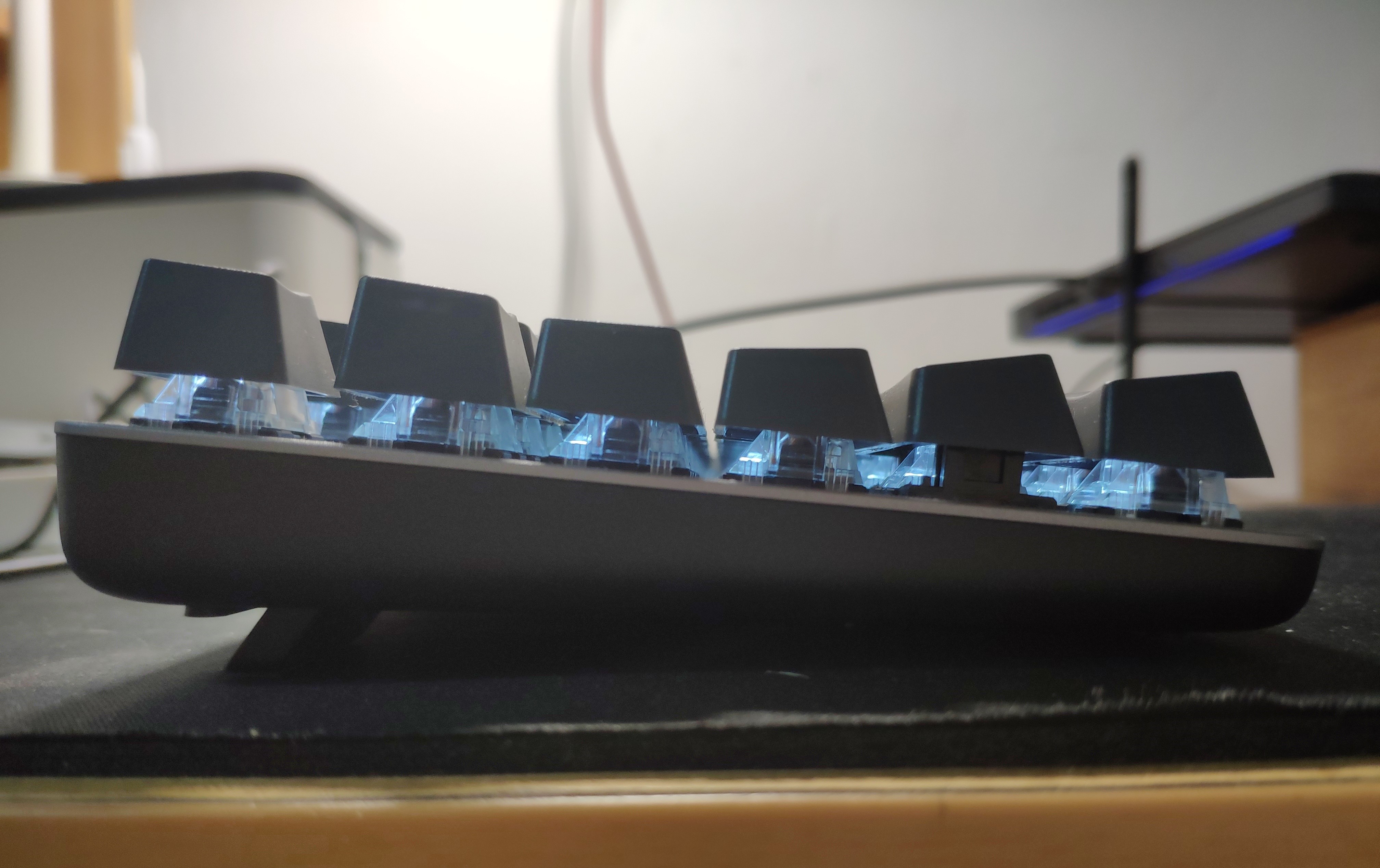 罗技k845键盘怎么调音量,闲鱼上的罗技键盘k845为什么便宜