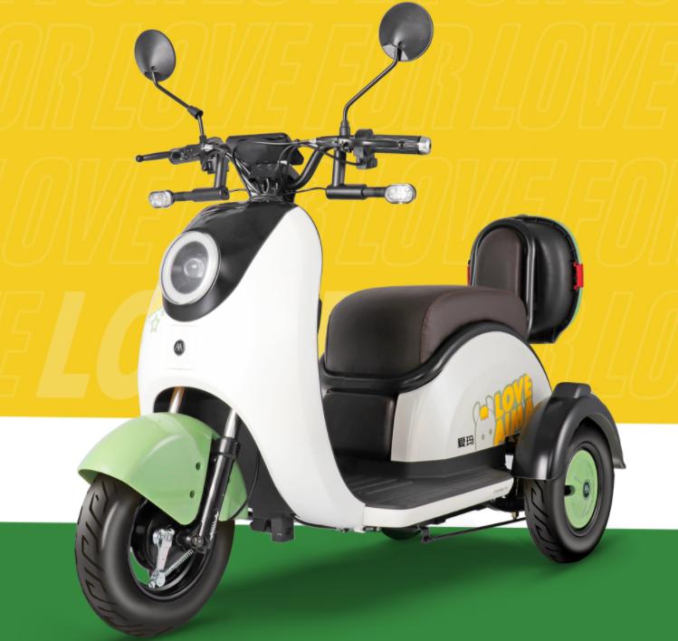 中老年折叠电动车三轮车,老年代步接娃全封闭电动三轮车