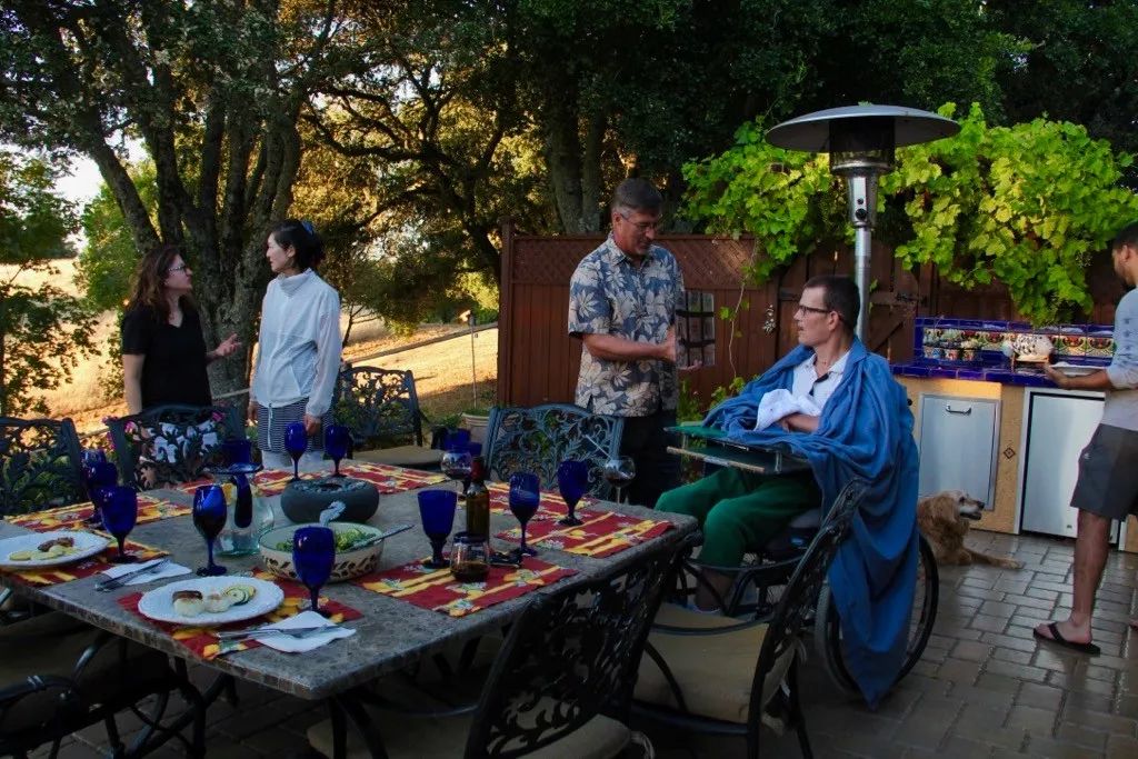 特写|当硅⾕CFO成为瘫痪的哑巴