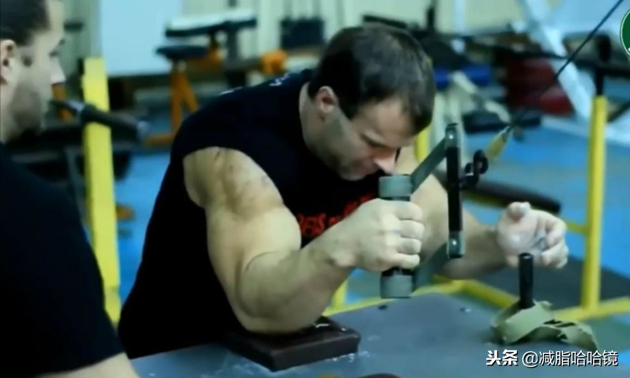 新手哑铃健身一周训练计划,健身房新手健身计划