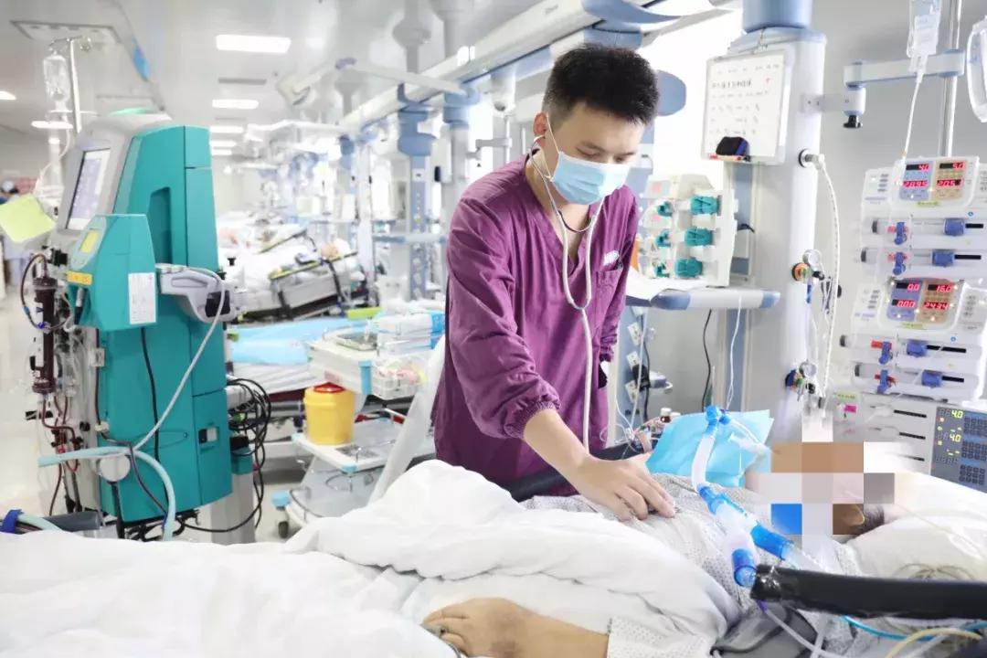 鍚冧簡2涓湀楗艰繘icu,鐢峰瓙鍚冧簡涓や釜鏈堥ゼ杩涗簡icu