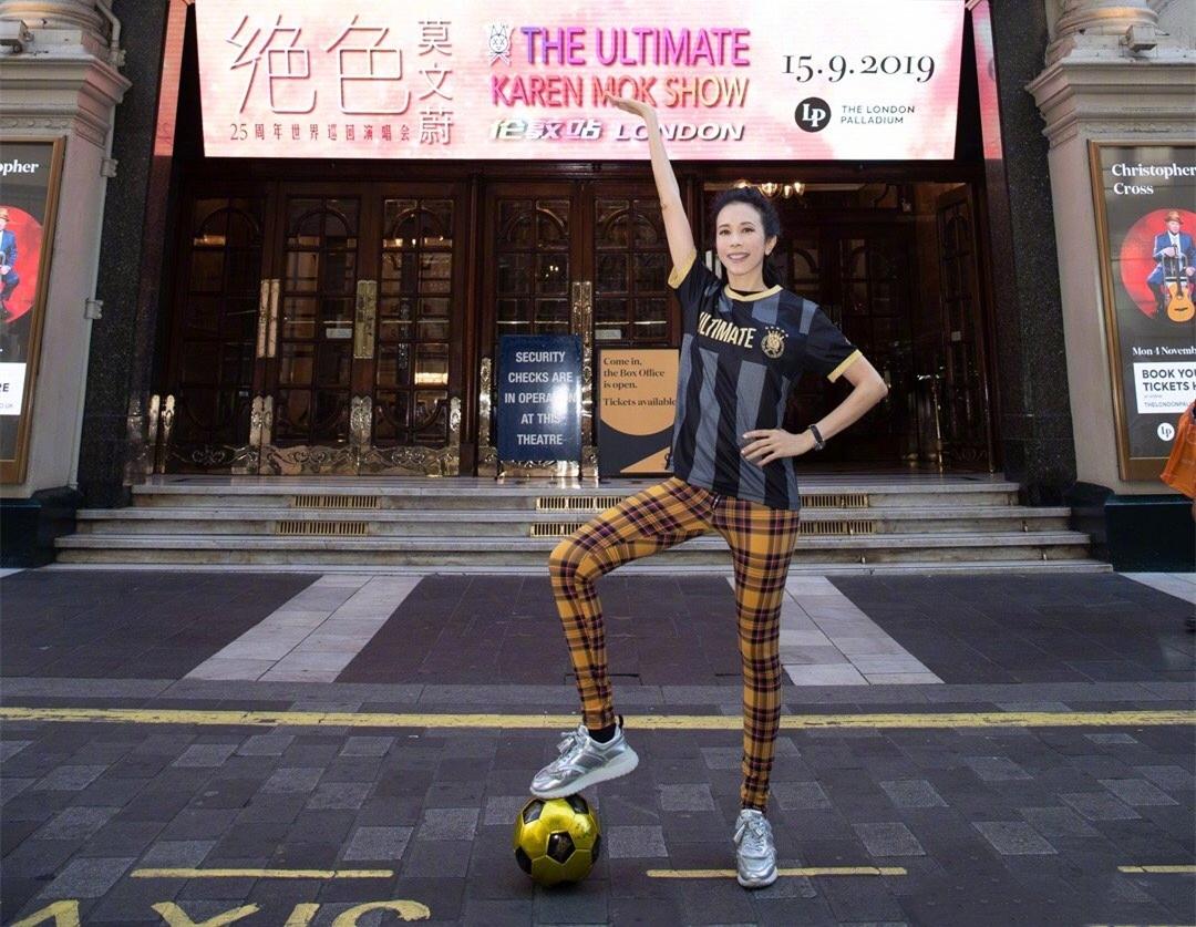 莫文蔚穿皮裤,穿牛仔裤的莫文蔚