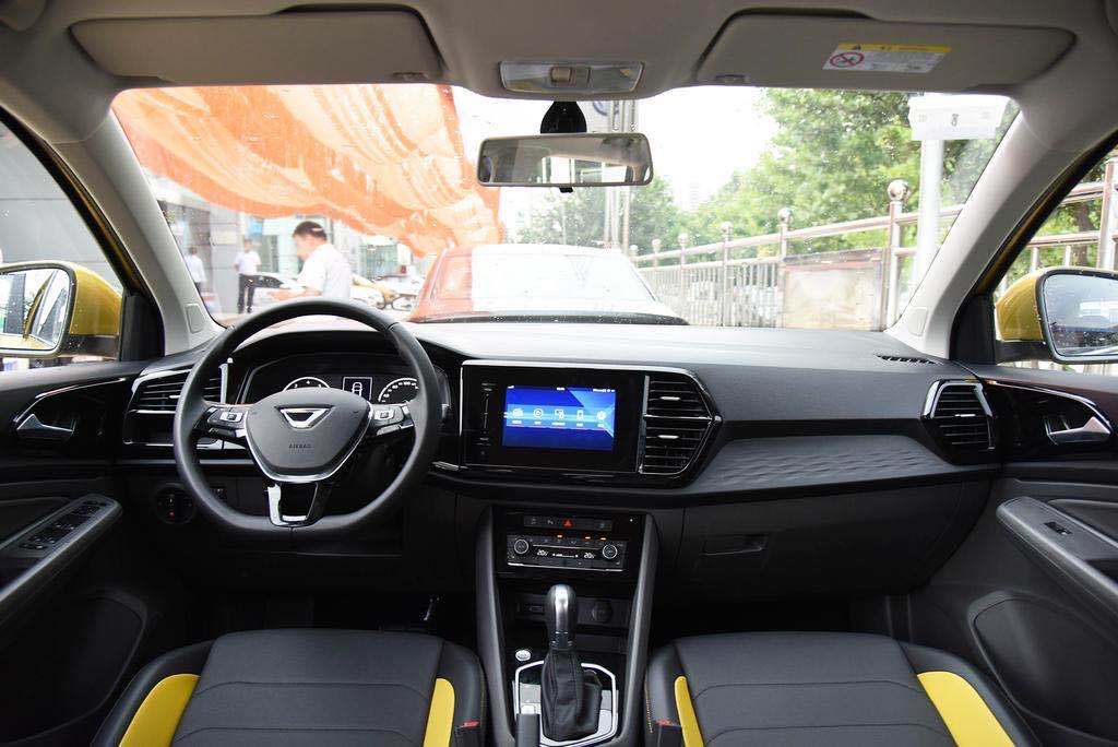 捷达vs5自动进取版一年养车费用,捷达vs5细部做工与用料