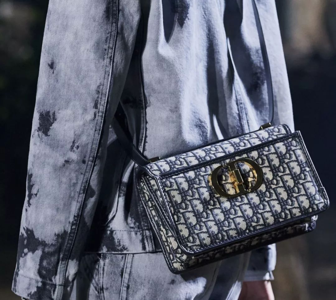 dior值得买的马鞍包是哪款,dior最好的十款包