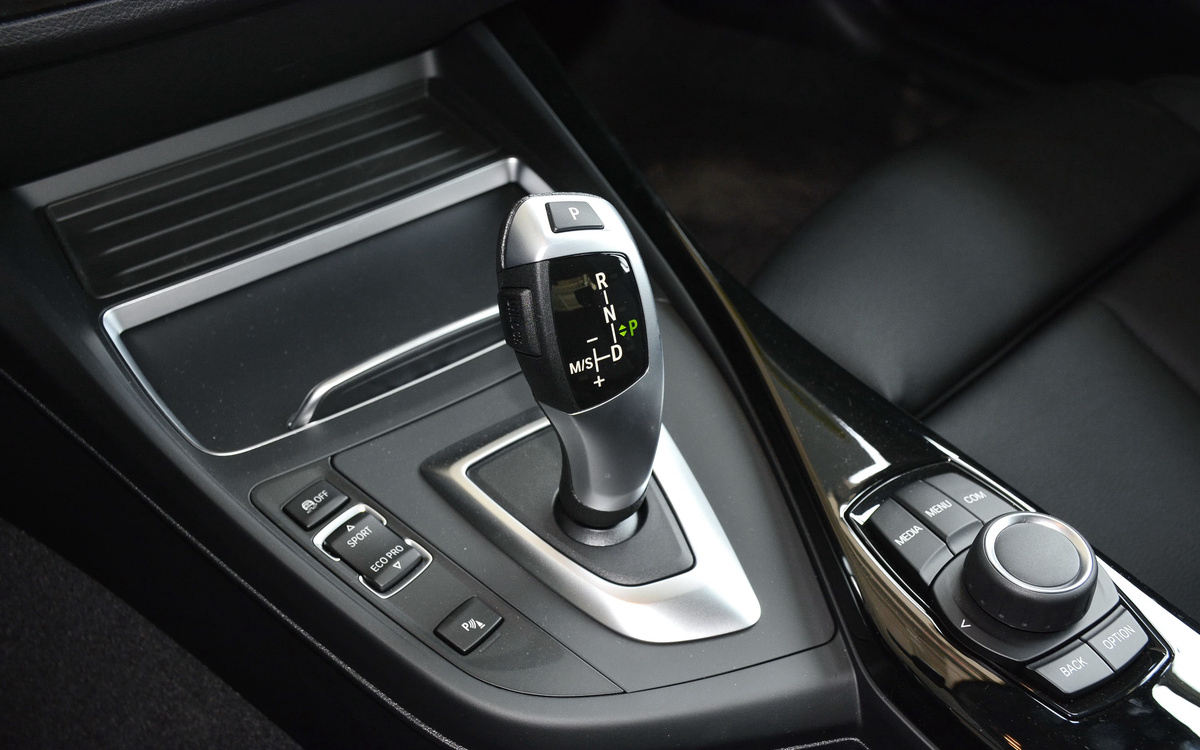 最帅的软顶敞篷4座宝马20万新车,十万能买硬顶两门四座敞篷宝马吗