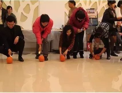 幼儿园感恩节家长开放日亲子游戏,感恩节亲子互动游戏幼儿园