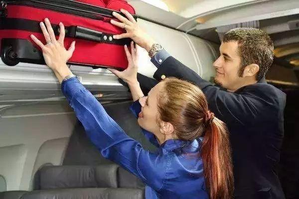 出境游必备物品清单,出境旅游归来哪些东西不能带