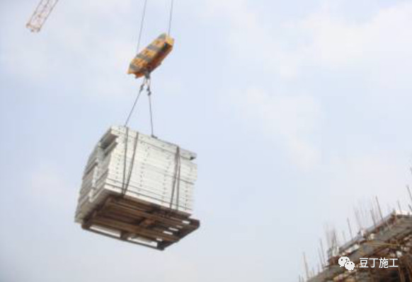 铝模板外模的施工方法,铝模与木模板的区别是什么