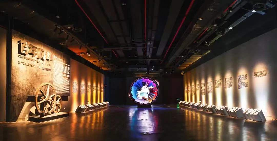 游品龙门阵：重庆平均工资出炉，铜梁站开建，来福士观景台开放