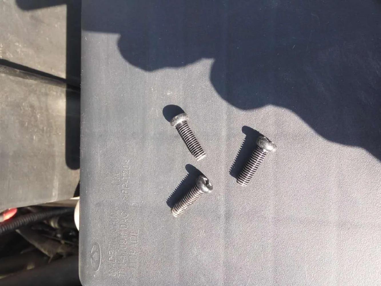 自己动手更换空气滤芯教程,自己动手更换发动机空气滤芯省钱