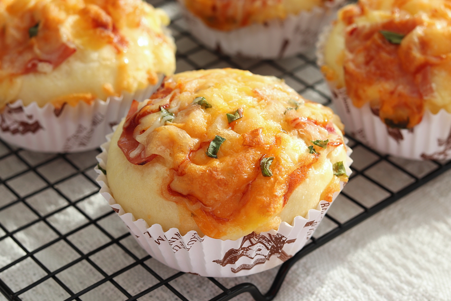 早餐必选，芝士火腿小面包，香味十足超好吃