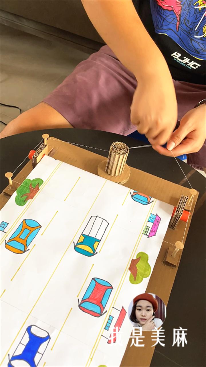 用快递盒做个小赛车玩具,爸爸用纸箱子做汽车