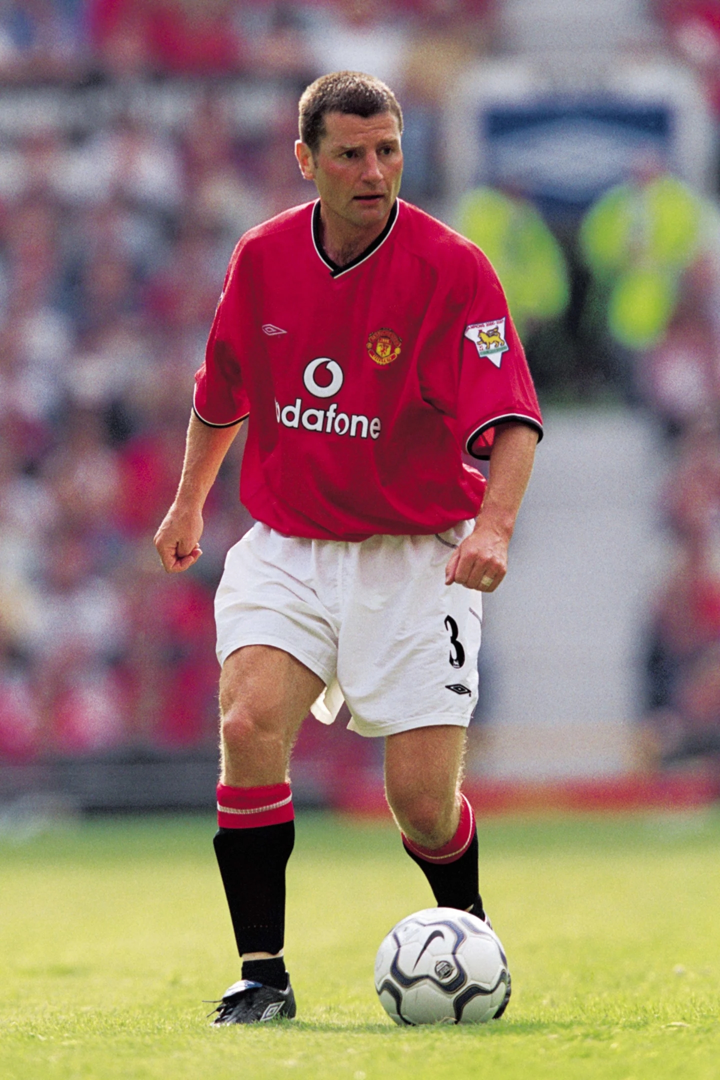 马尔蒂尼卡洛斯谁是第一左后卫,卡洛斯和阿什利科尔