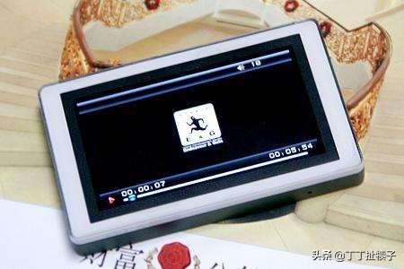 手机包括了哪些物品的功能,手机由几大部分组成