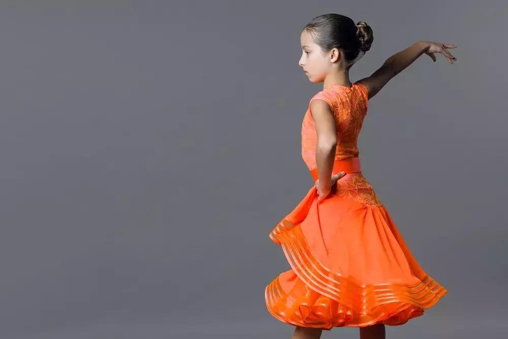 拉丁舞是否能引起早熟,拉丁舞会引起孩子早熟吗
