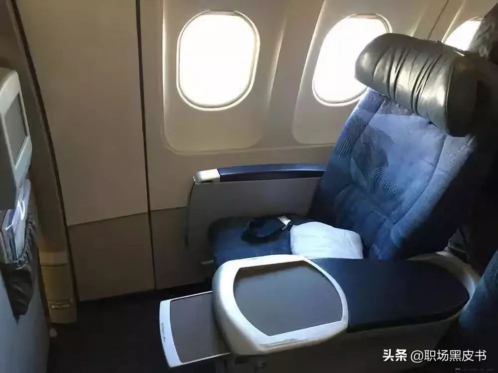 坐飞机哪个座位最舒服,坐飞机哪些座位最舒服