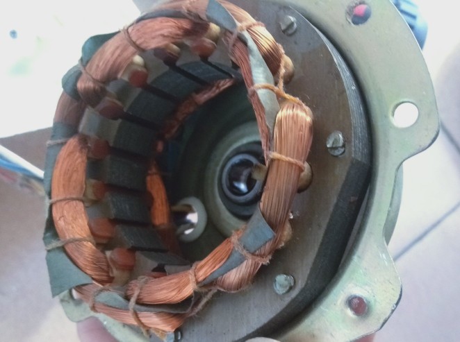 台式电风扇电机结构图,电扇台式电机实物电路图