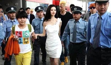 景甜上韩国热搜,景甜上海人间水蜜桃