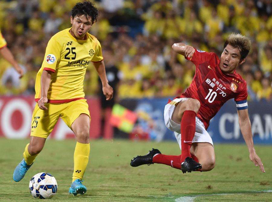 太残暴！J2联赛再现神迹，13比1+单人进8球，刷爆联赛多项纪录