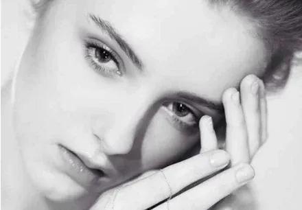 青春不在痘痘犹存,黑红痘印用什么方法可以最快去除