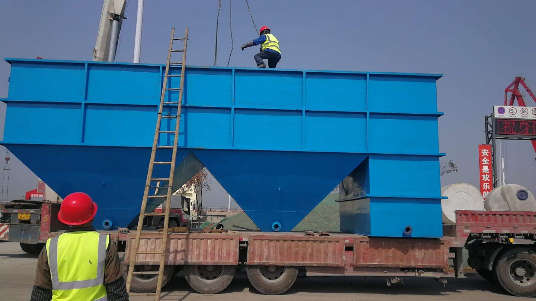 蜂窝斜管斜板沉淀池定制,斜板与斜管沉淀池对比