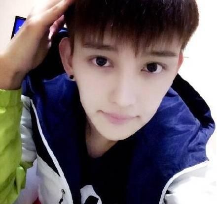 杨幂变整容范本，七个翻版中最后一个杨幂自己看到都会被吓哭