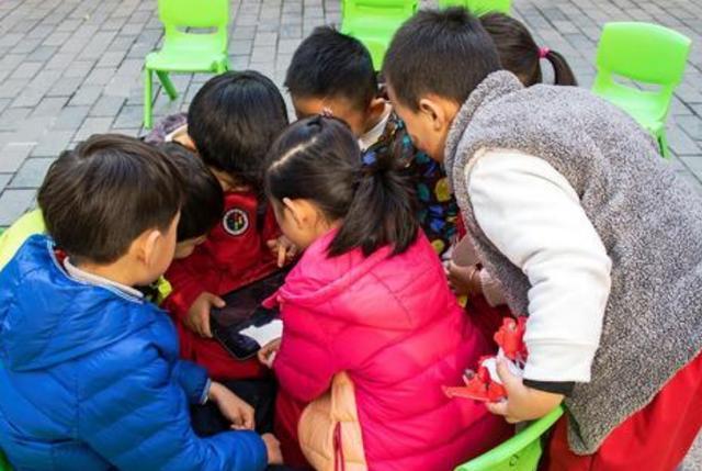 孩子沉迷手机家长的学习方法,孩子沉迷于手机但是想学习怎么办