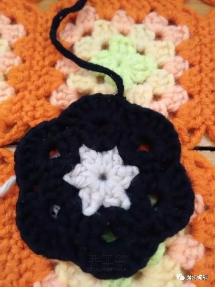 毛线编织足球的教程,宝宝足球鞋编织教程