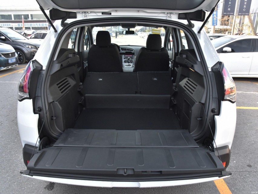 吉利博越和标致3008,标致3008低配二手车