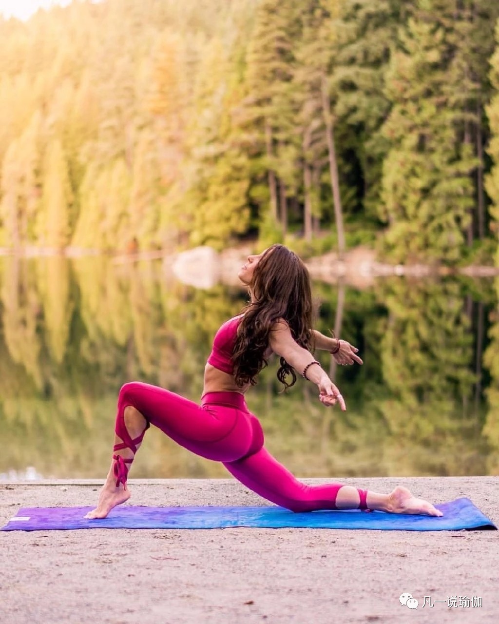 瑜伽下竖叉训练方法,从零基础练习瑜伽劈竖叉