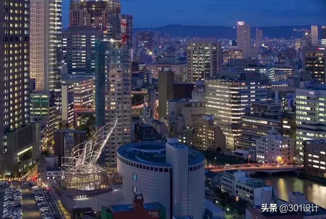 涓栫晫钁楀悕寤虹瓚澶у笀,鑷存暚澶у笀杩堝皵鏂埓缁存柉