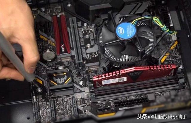 rog全家桶装机实录组装电脑,自己组装台式电脑最简单配置方法