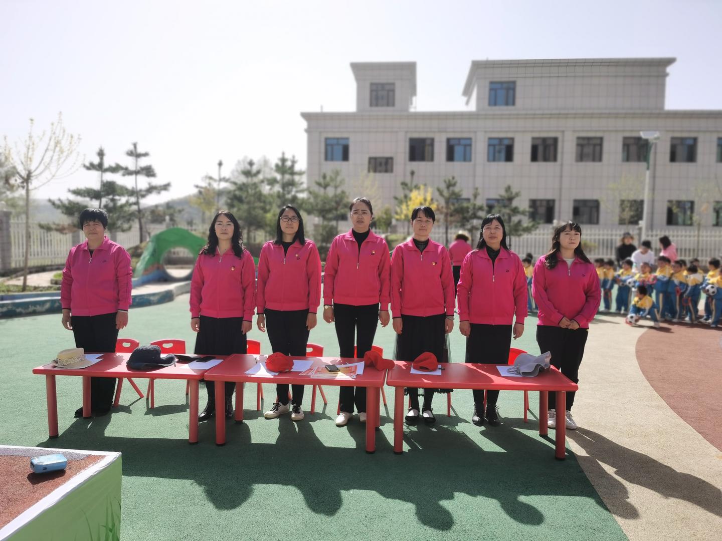 幼儿园足球特色活动报道,玩转足球幼儿园