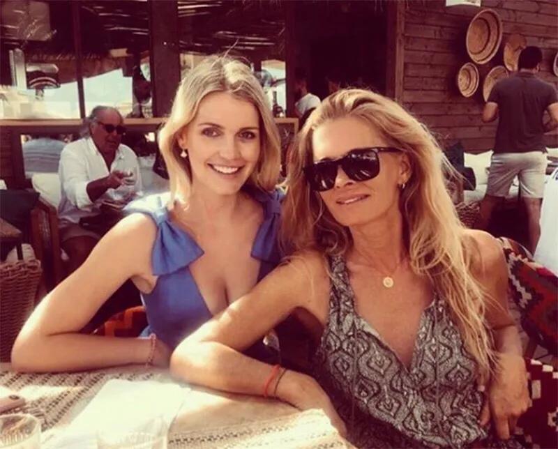 皇家时尚品牌哪里的,皇家时尚女装