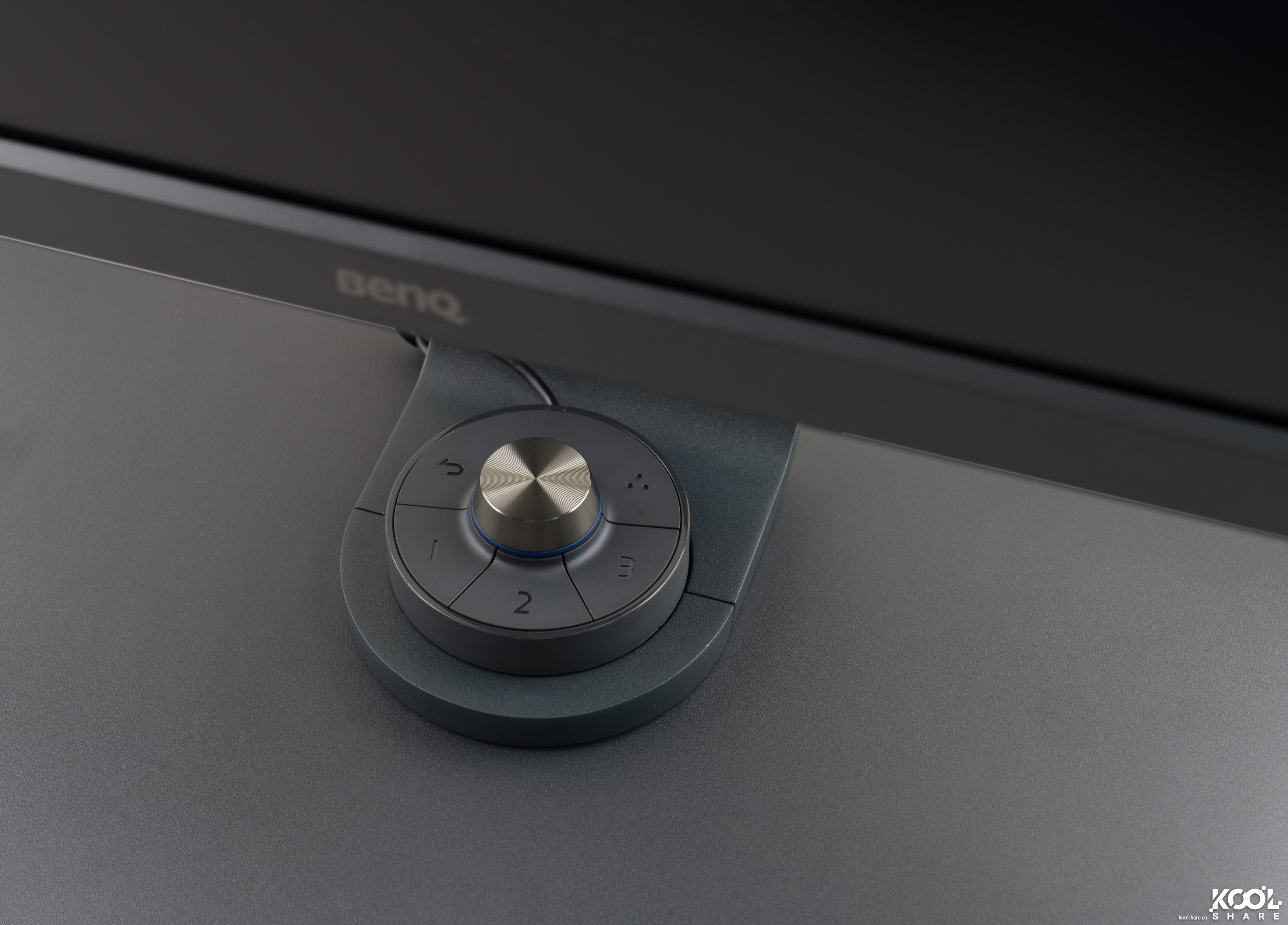 明基benqsw270c显示器,明基sw270c对比imac5k显示器