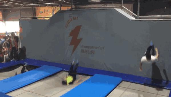 这样的蹦床公园你敢体验吗,世界十大蹦床乐园