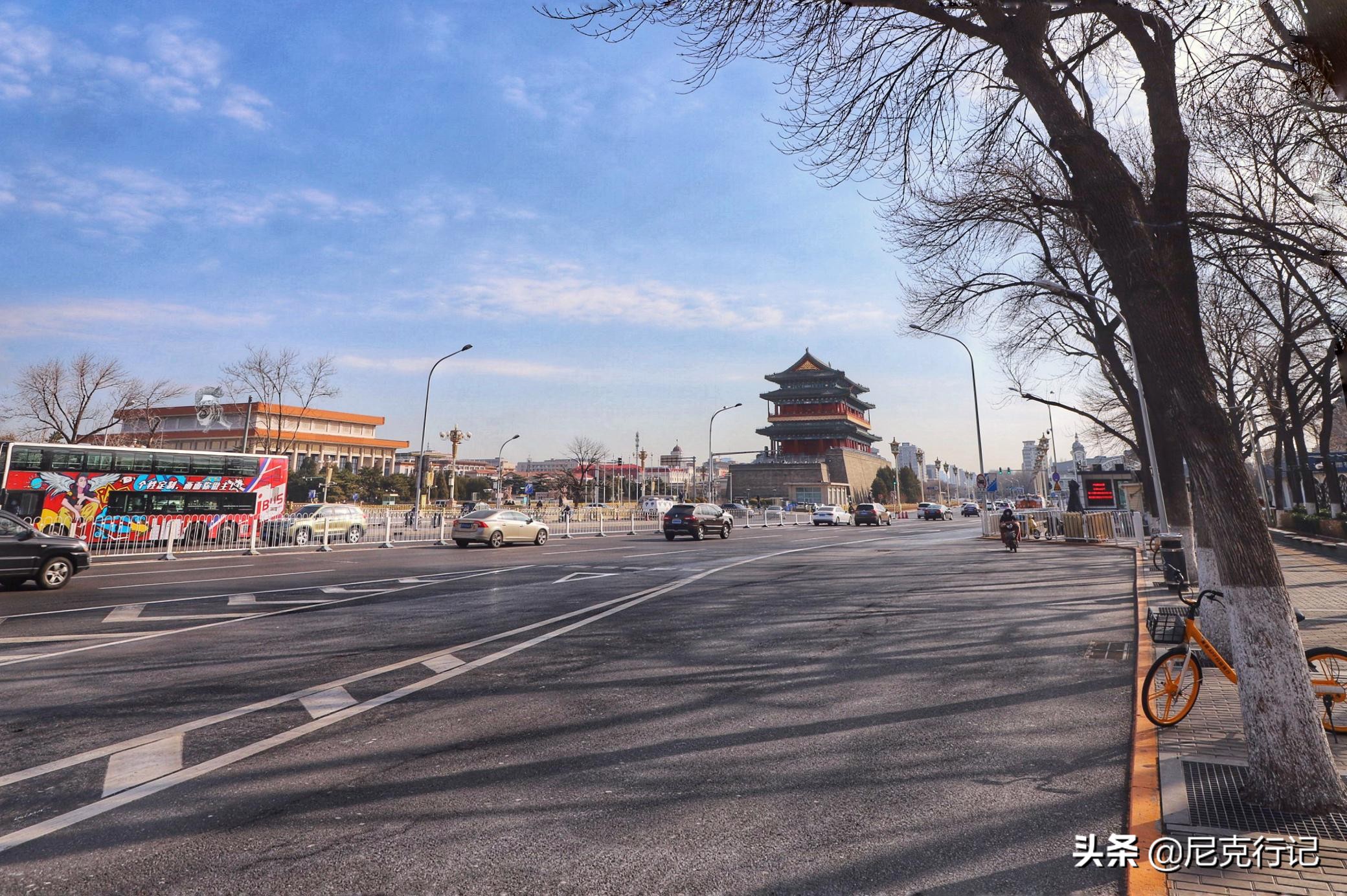 北京街头静悄悄,北京夜晚街道上空无一人