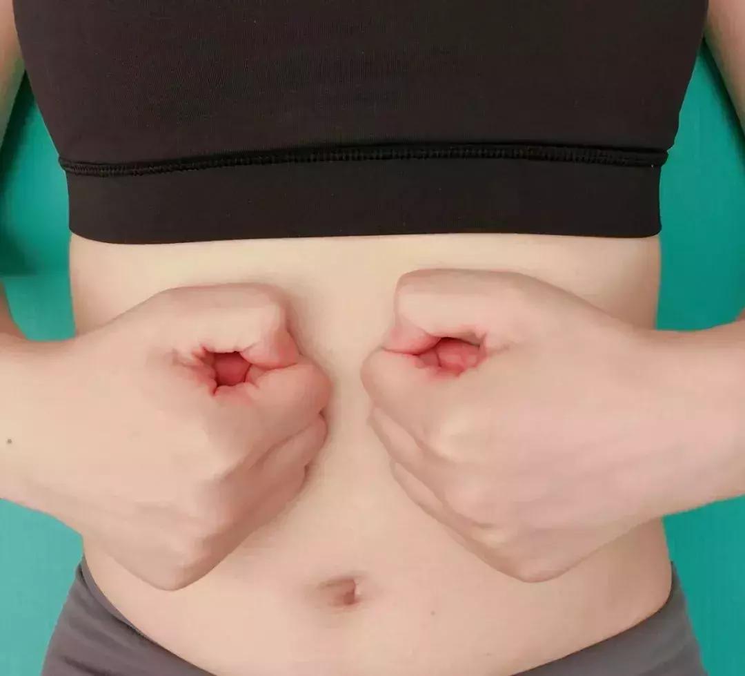 肚子里面有股气绞痛怎么排出,肚子里有气咕噜咕噜响憋闷