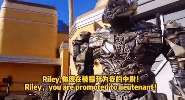 威震天也搞慈善？癌症女孩加入霸天虎，获得永久通行权