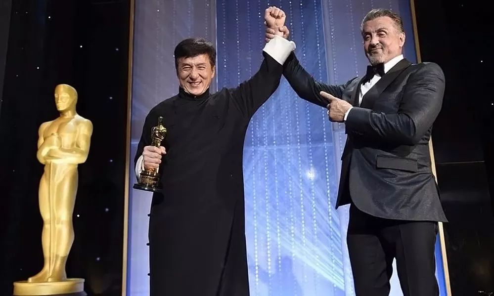 成龙周星驰历年电影票房对比,周星驰成龙票房对比