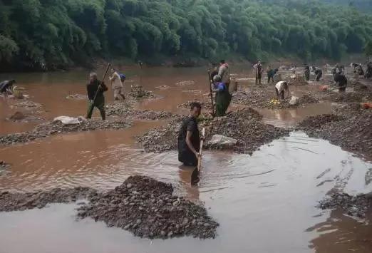 磁铁寻宝吸到兰博基尼,磁铁寻宝黑晶石