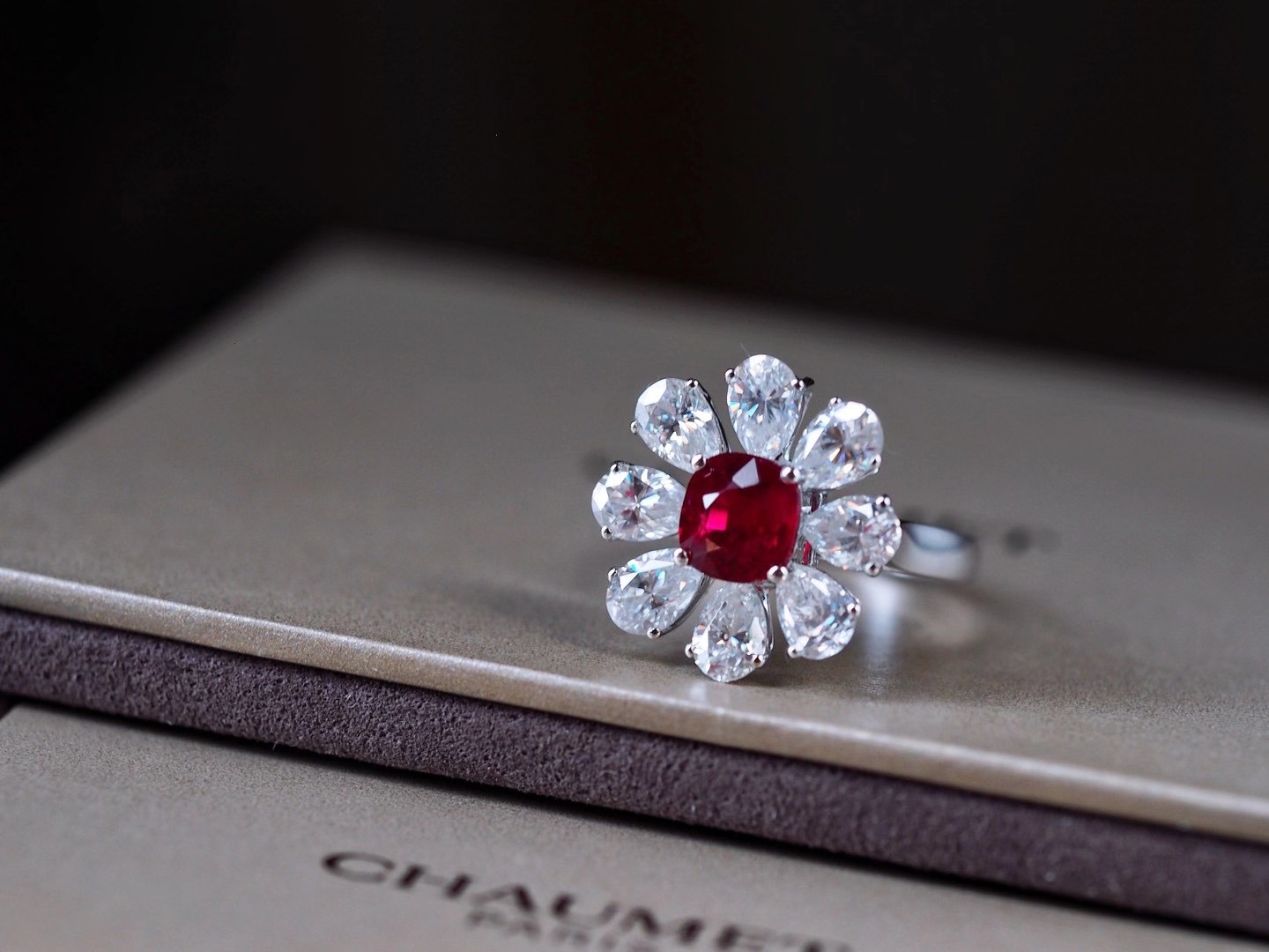 最值得一看的57枚大牌经典款戒指 (复古韵味十足的戒指也很值得入手)