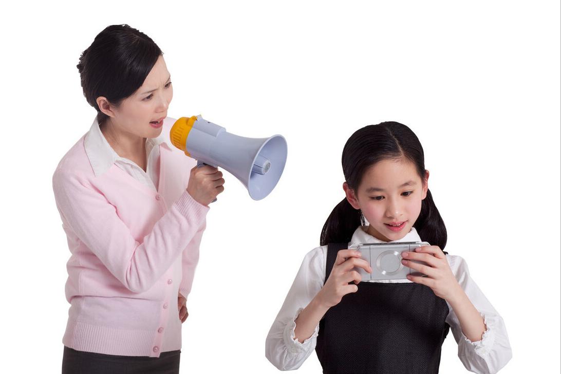 儿童怎么避免插座危险,被插座电了该如何自救