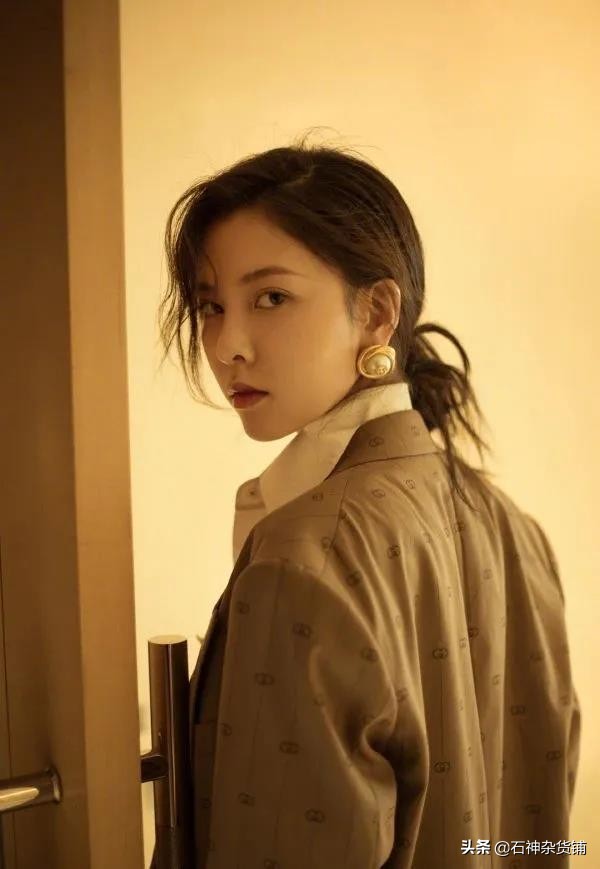 泫雅颜值巅峰时期穿搭,泫雅刚出道时候穿搭