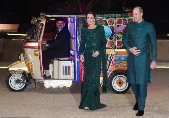 王室哈里梅根,威廉凯特哈里梅根同框