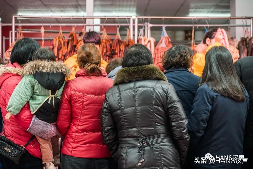 腌腊肉灌腊肠年味是不是就来了,灌香肠腌腊肉武汉冬至年味浓