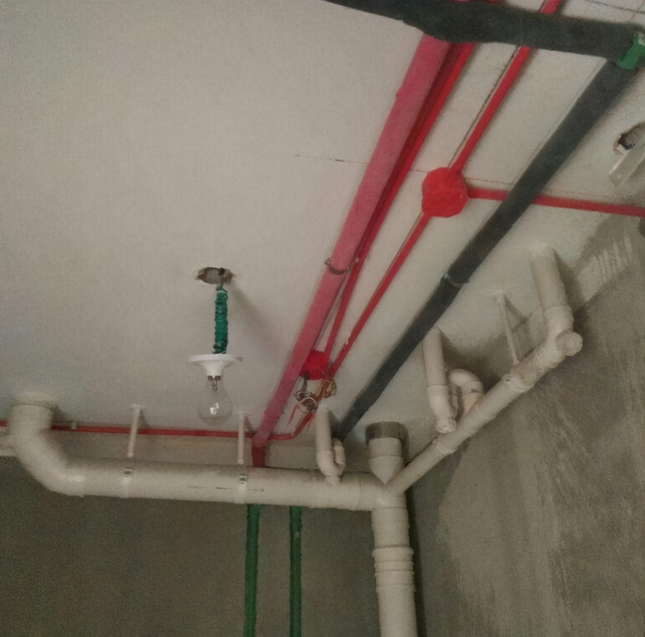 浴室水管漏水各种修补方法,浴室水管漏水修理视频