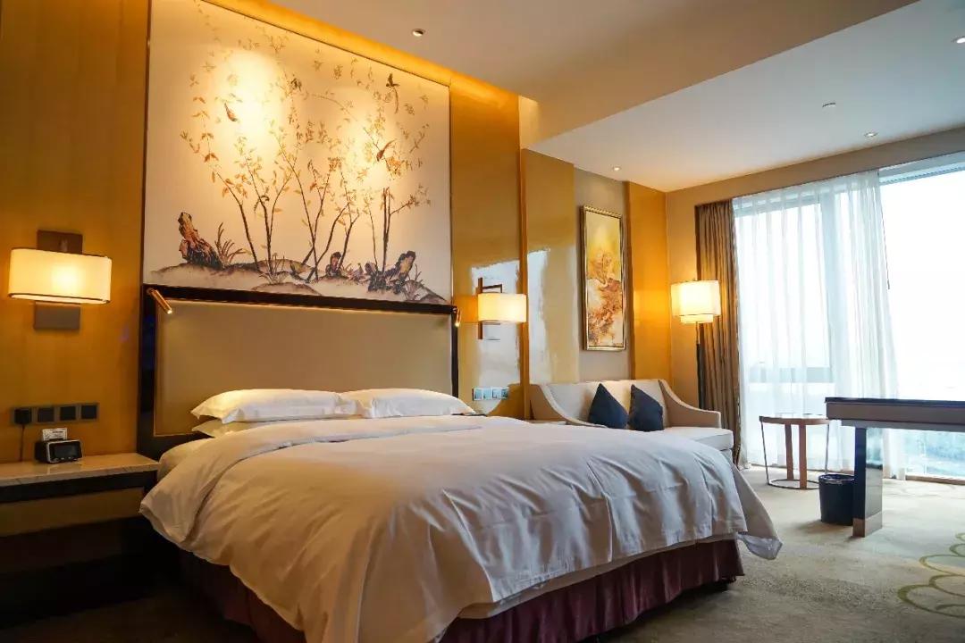 武汉世茂希尔顿酒店价格,思远说出的话