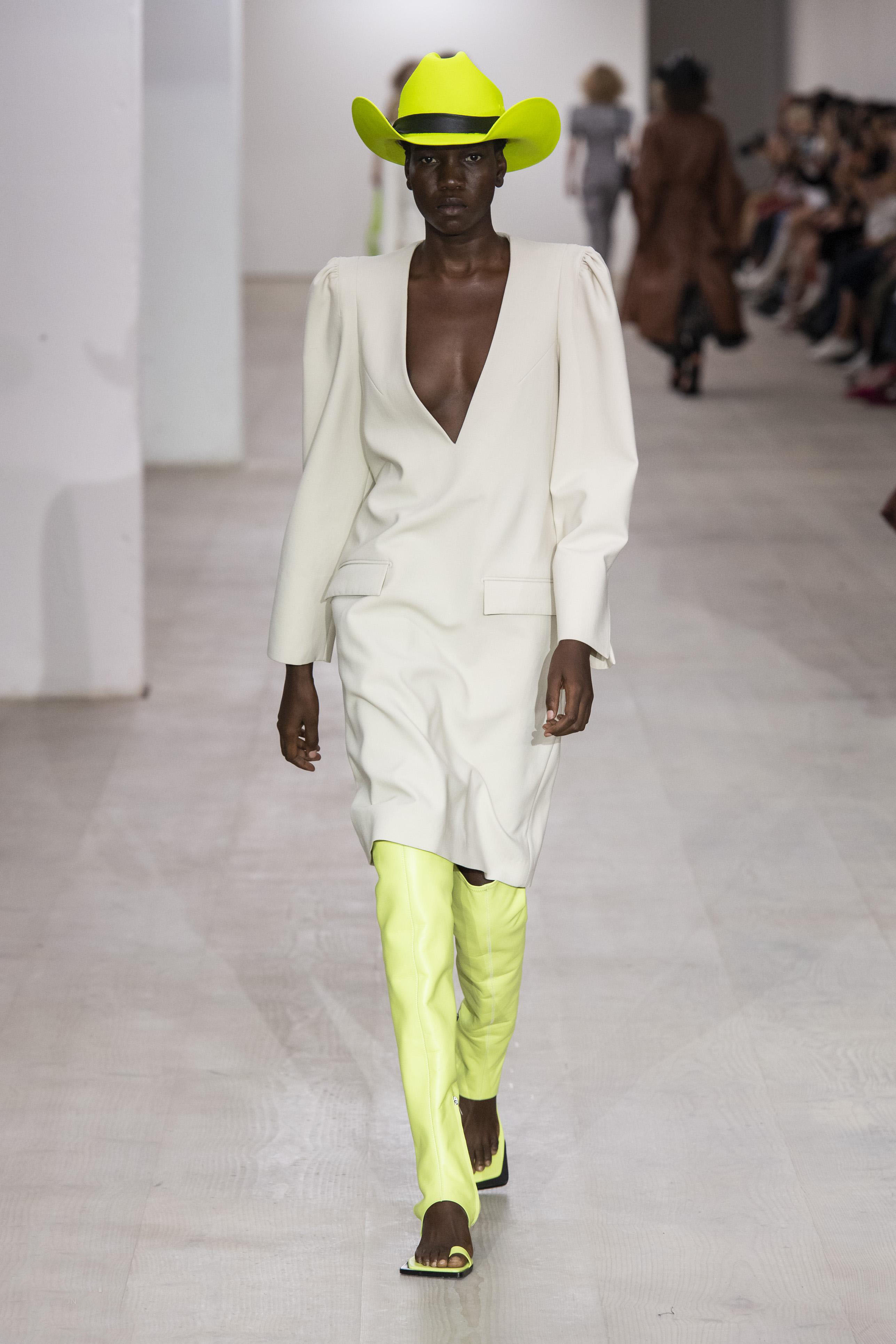 2023秋冬上海时装周秀场设计,2021巴黎高定时装周秀场